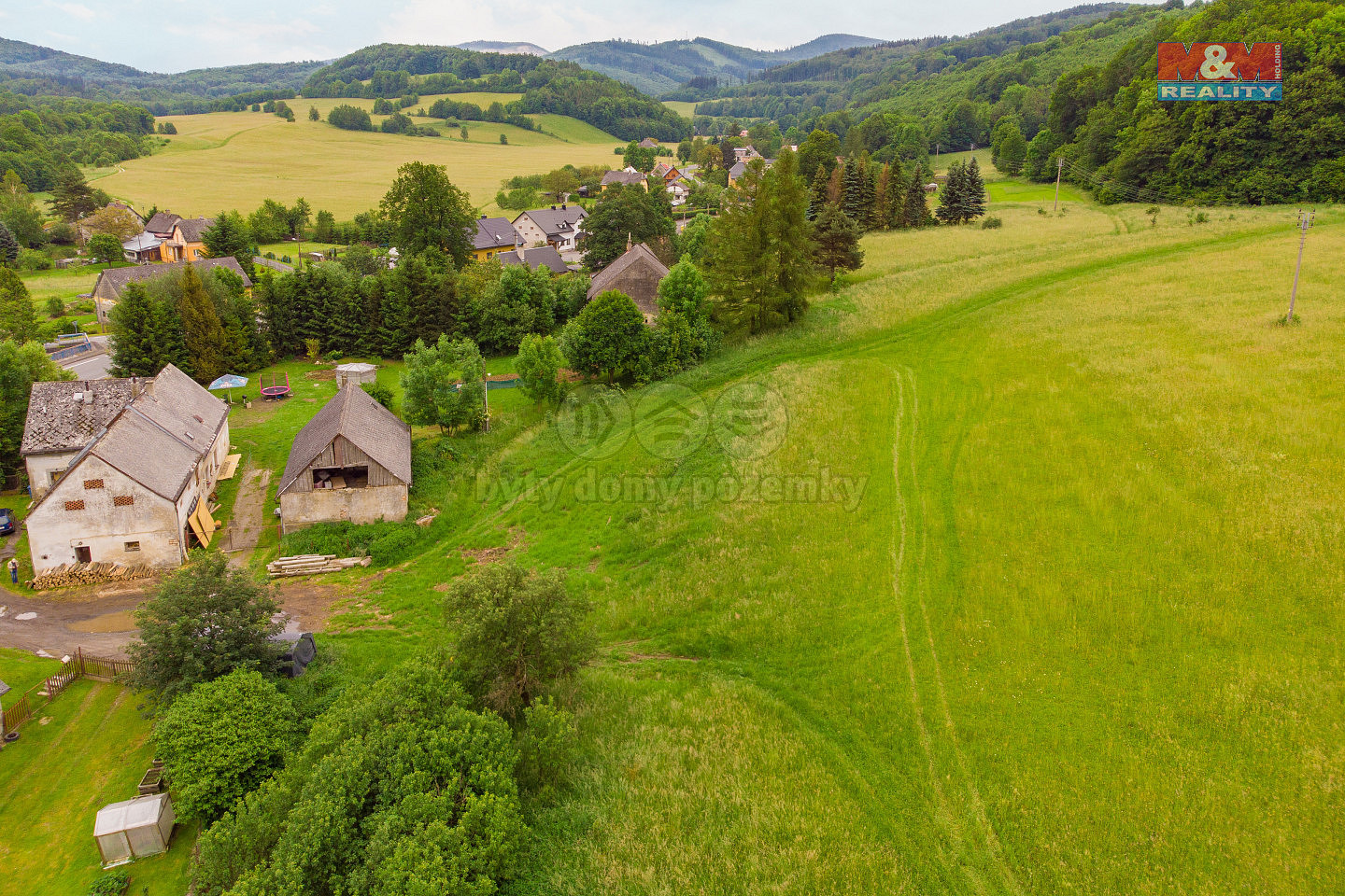 Prodej stavebního pozemku 1 442 m² – fotografie 2