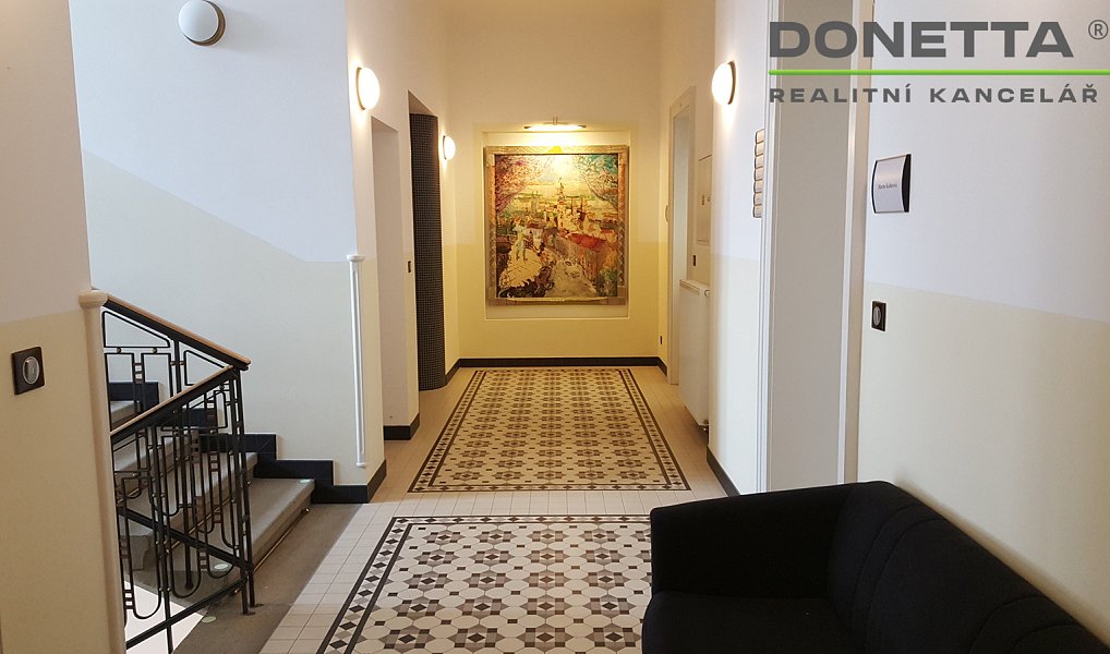 Pronájem kanceláře 22 m², Hradec Králové – náhled fotky 3