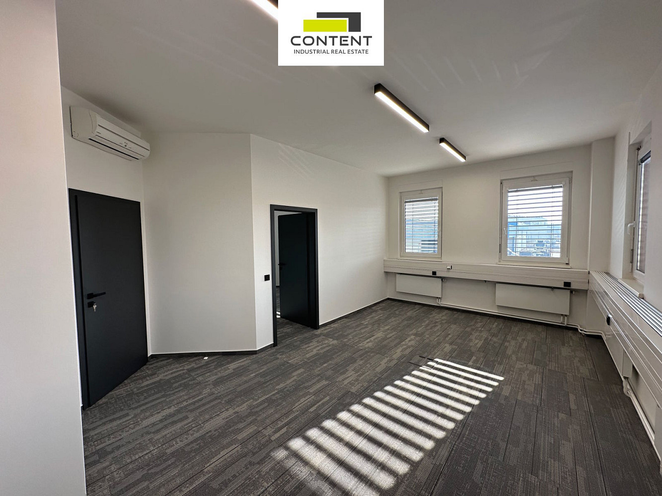 Pronájem kanceláře 230 m² — photo 4