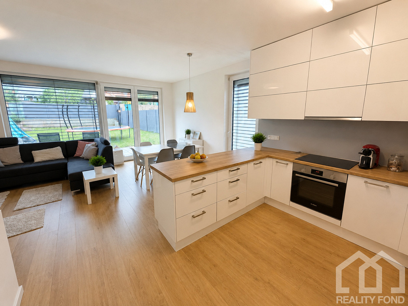 Pronájem domu 118 m² s pozemkem 458 m² — photo 2