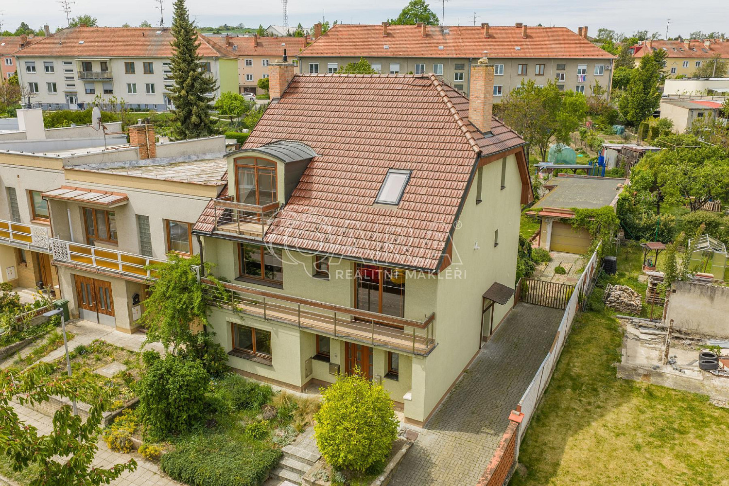Prodej domu 229 m² s pozemkem 394 m²