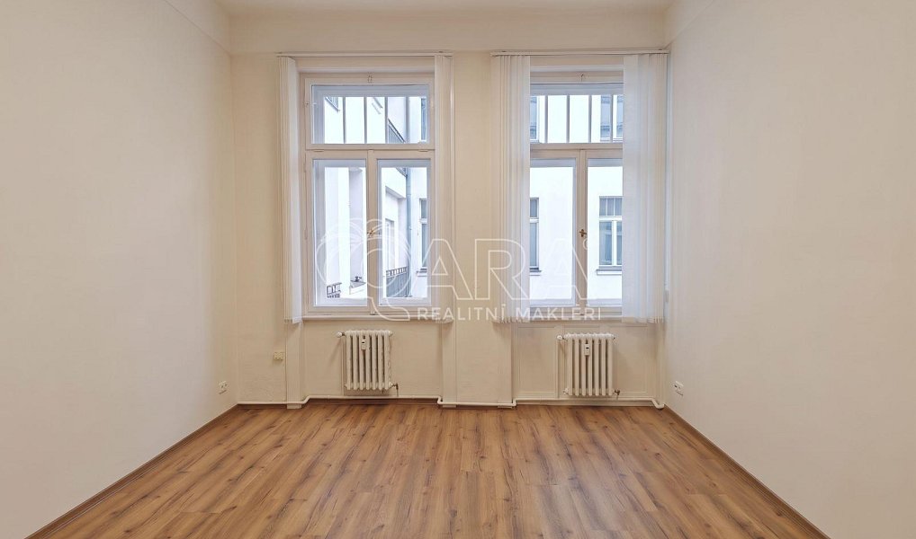 Pronájem kanceláře 25 m², Praha – fotka 1 z 10
