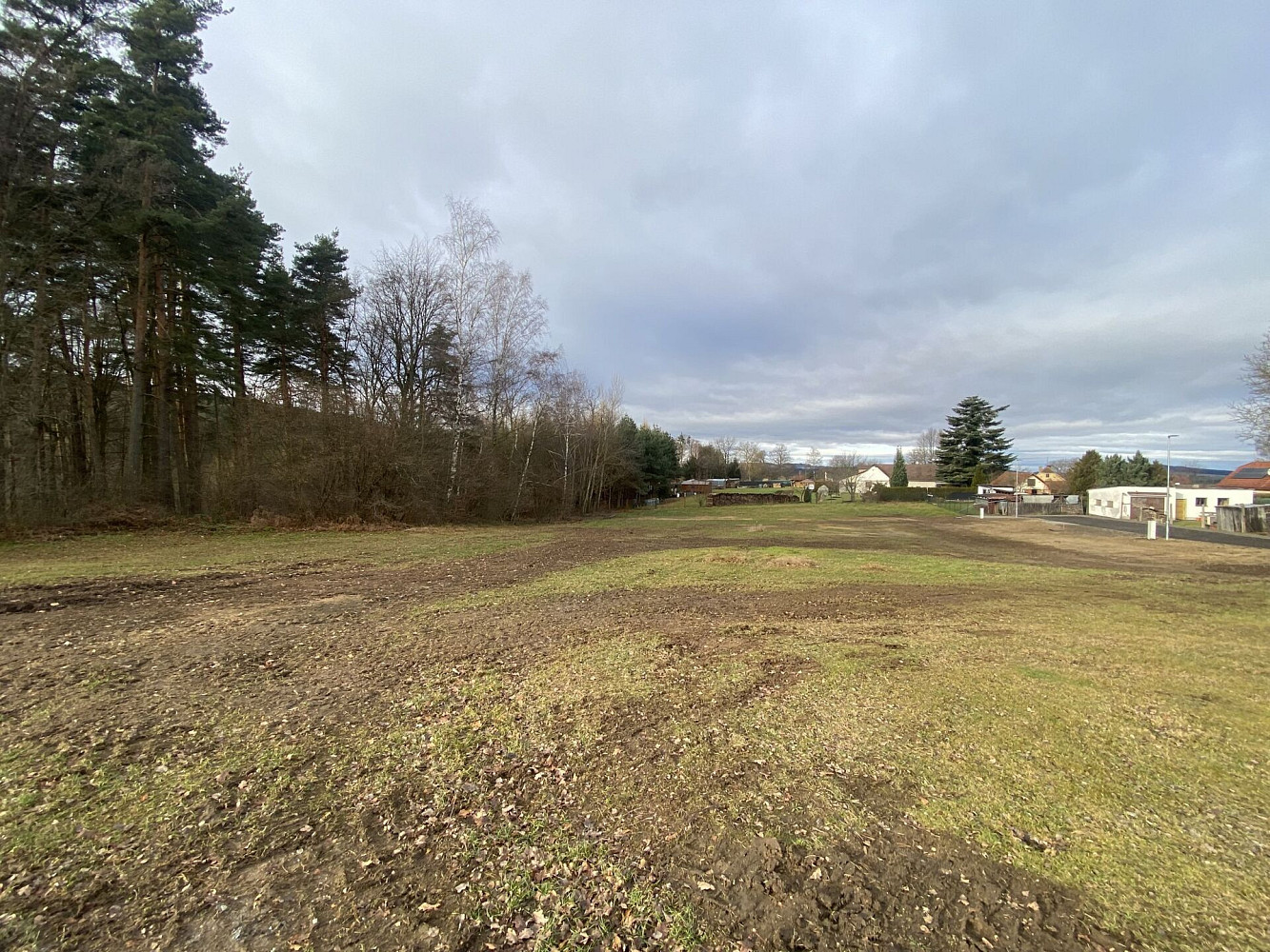 Prodej stavebního pozemku 1 007 m² – fotografie 2