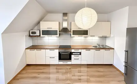 Pronájem bytu 4+kk 99 m²