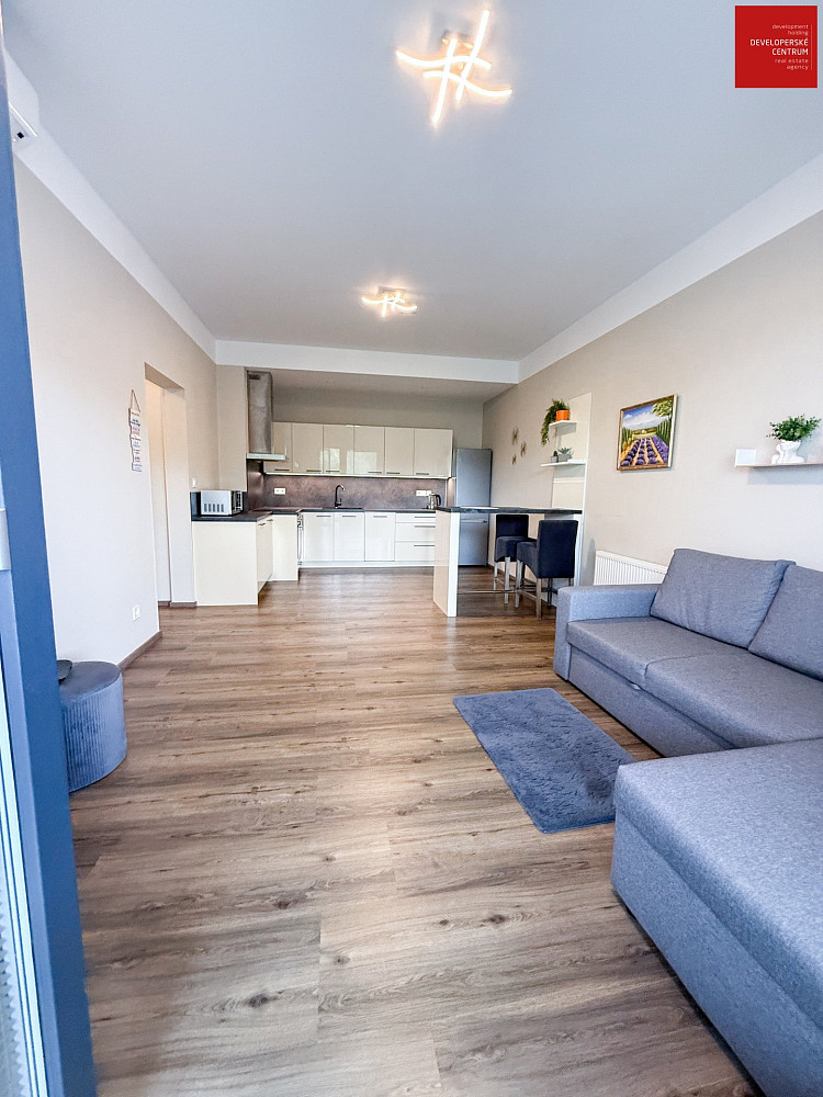 Pronájem bytu 2+kk 53 m² – fotografie 2