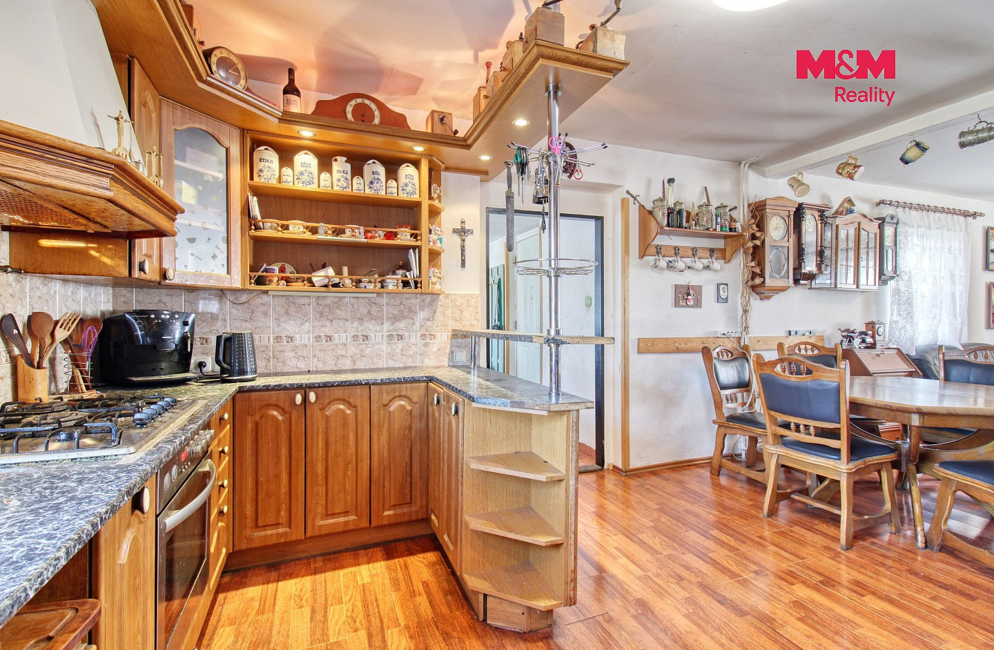 Prodej domu 253 m² s pozemkem 754 m² — photo 2