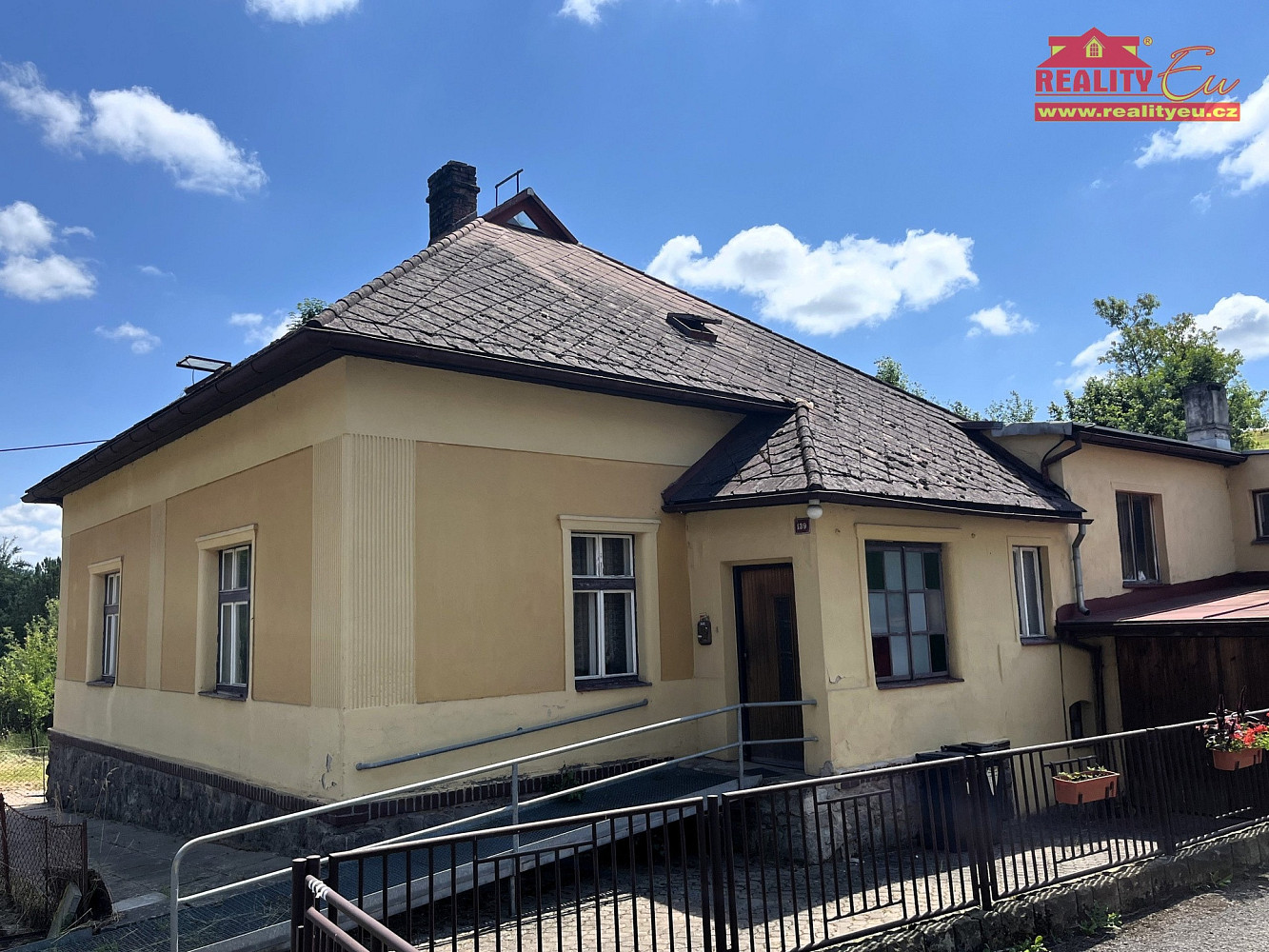 Prodej domu 260 m² s pozemkem 1 162 m² – fotografie 2