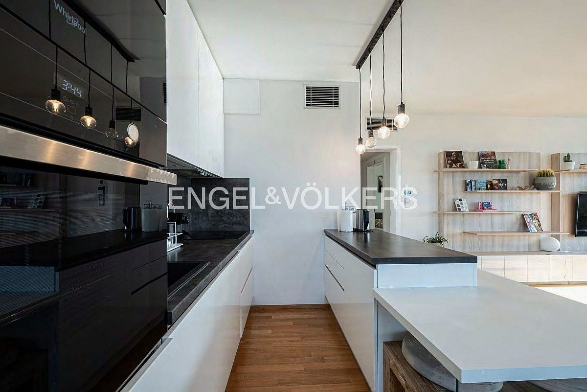 Pronájem bytu 4+kk 132 m² – fotografie 4