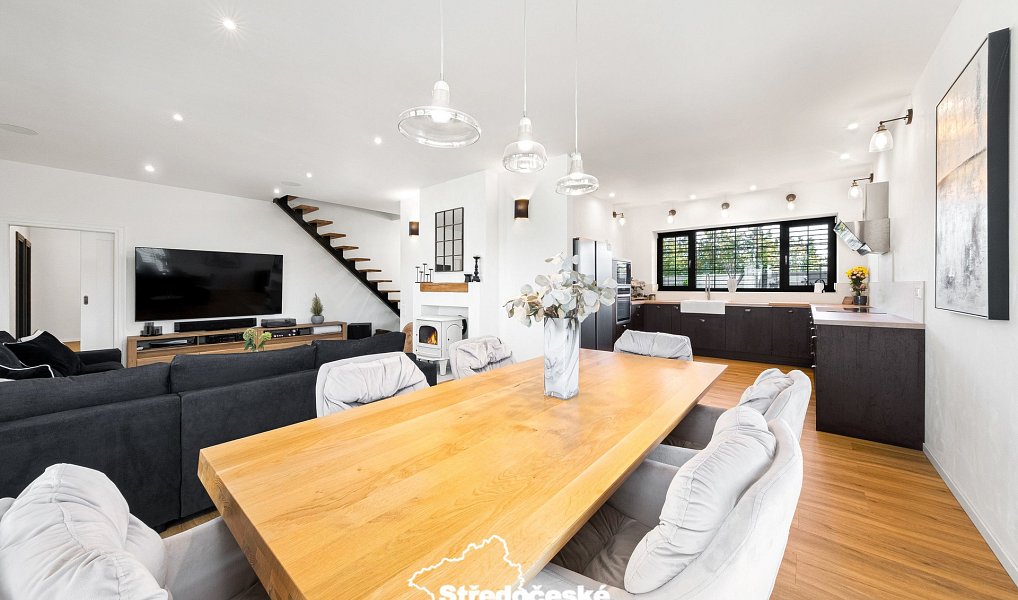 Prodej domu 240 m² s pozemkem 784 m², Polerady – náhled fotky 2