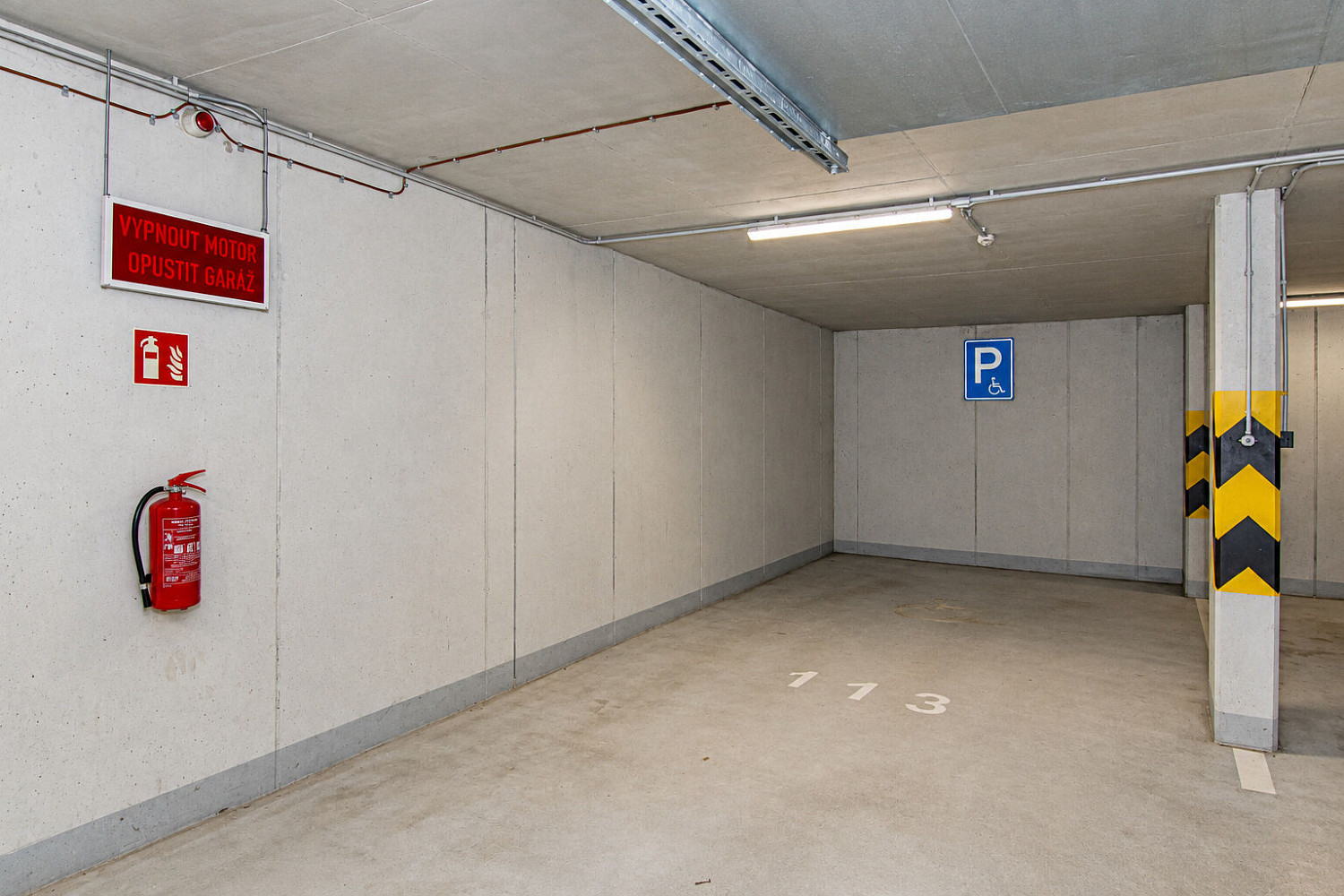 Prodej nadstandardního garážového stání 18 m2 ELEMENT LETŇANY – fotografie 2