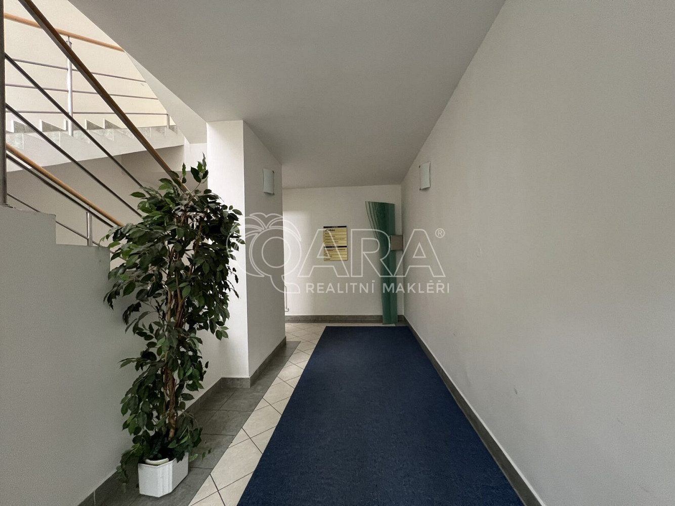 Pronájem kanceláře 308 m² – fotografie 5