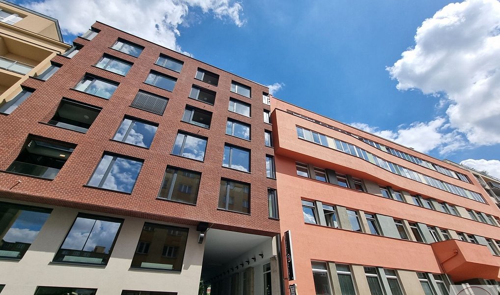 Pronájem kanceláře 714 m², Praha – náhled fotky 2