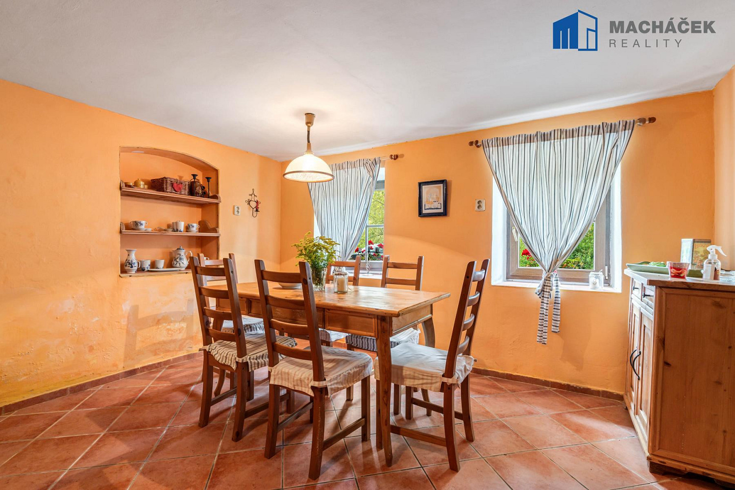 Prodej domu 182 m² s pozemkem 184 m² – fotografie 5