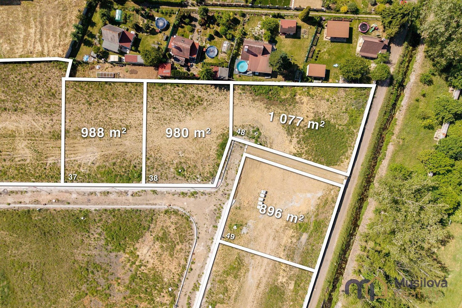 Prodej stavebního pozemku 896 m² – pohled 5