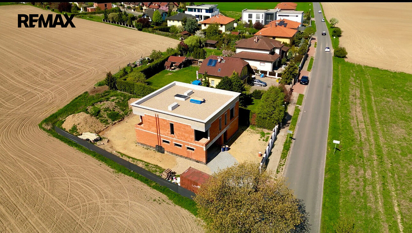 Prodej domu 334 m² s pozemkem 1 015 m²
