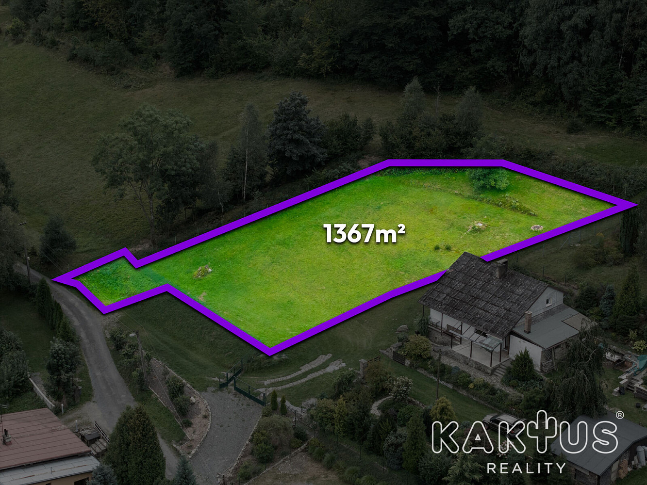 Prodej stavebního pozemku 1 367 m² – fotografie 3