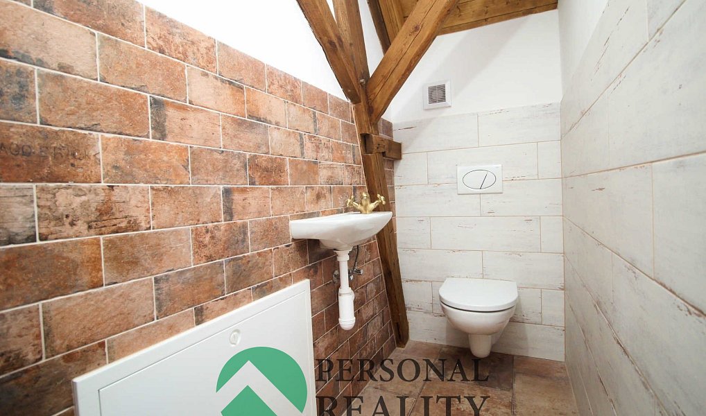 Prodej bytu 4+kk 99 m², Kounov – náhled fotky 8