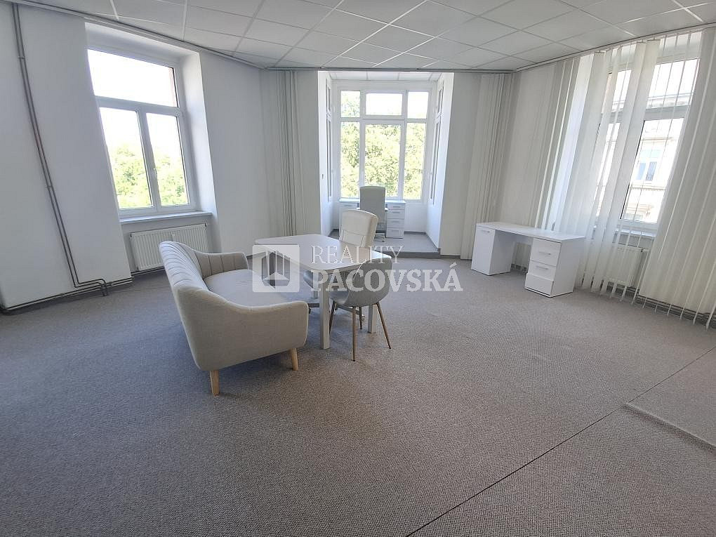 Pronájem kanceláře 118 m² – fotografie 3