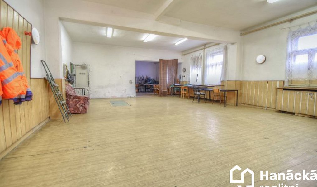 Prodej ubytovacího objektu 1 100 m², Moravský Beroun – náhled fotky 7