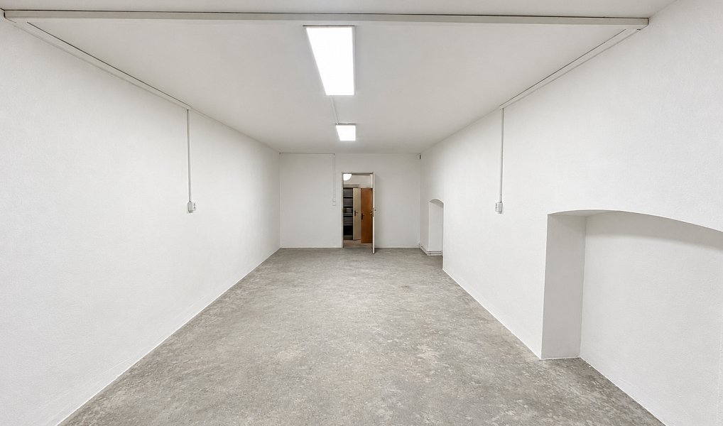 Pronájem prostorné vytápěné garáže 31 m² – Radlická, Praha 5 – Smíchov, Praha – náhled fotky 3