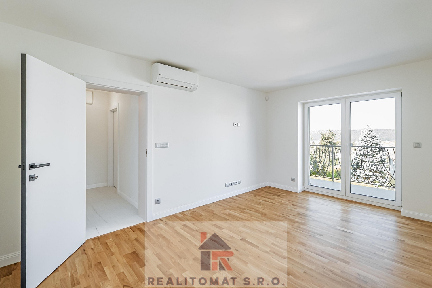 Pronájem bytu 4+kk 343 m² – fotografie 5