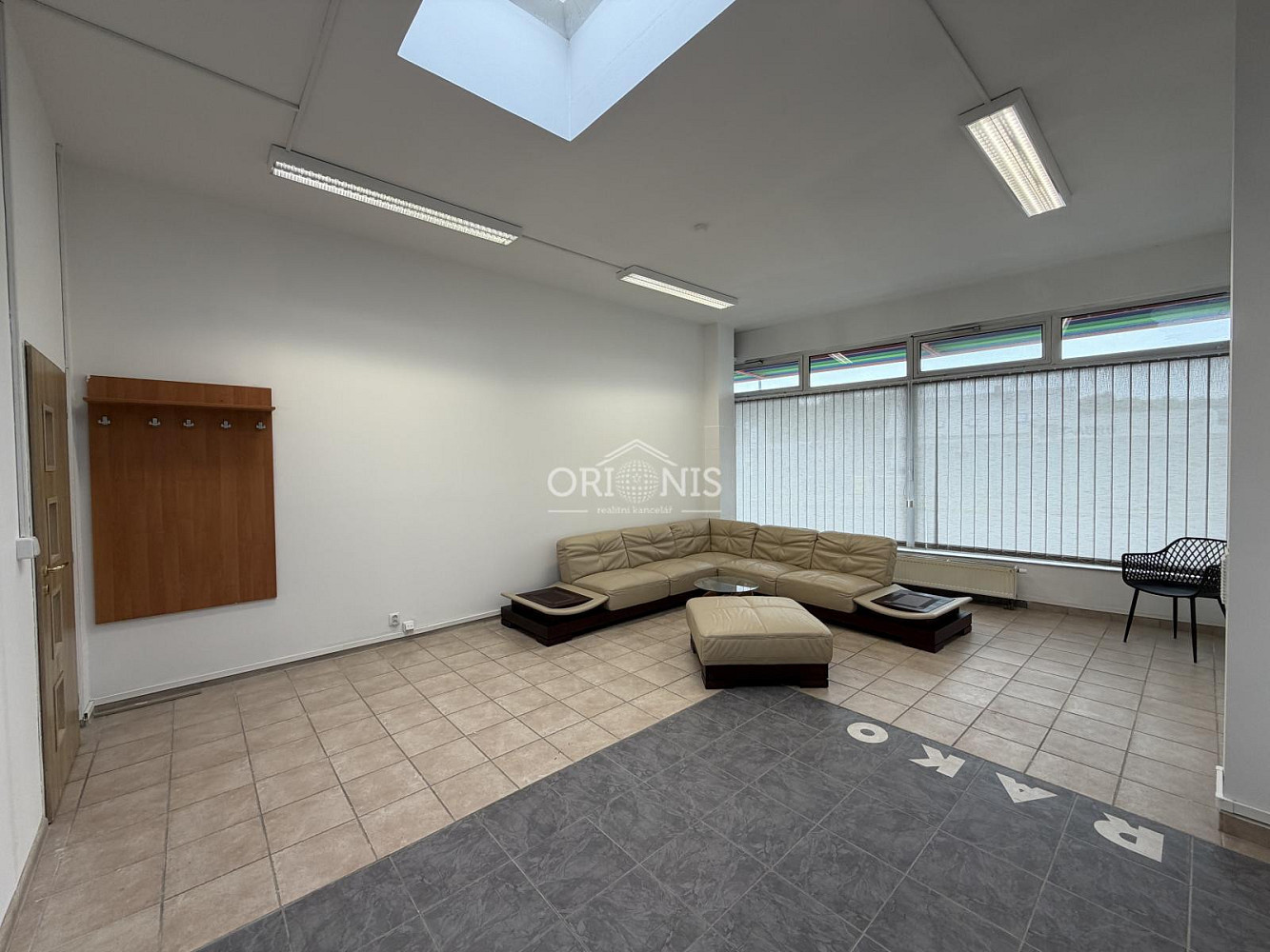 Pronájem obchodních prostor 217 m² – fotografie 4