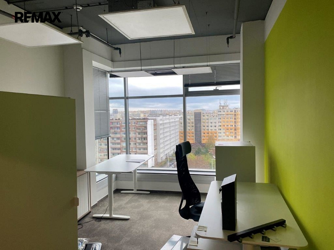 Pronájem kanceláře 394 m² – fotografie 5