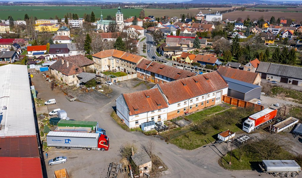 Prodej výrobních prostor 861 m², Bezno – náhled fotky 23