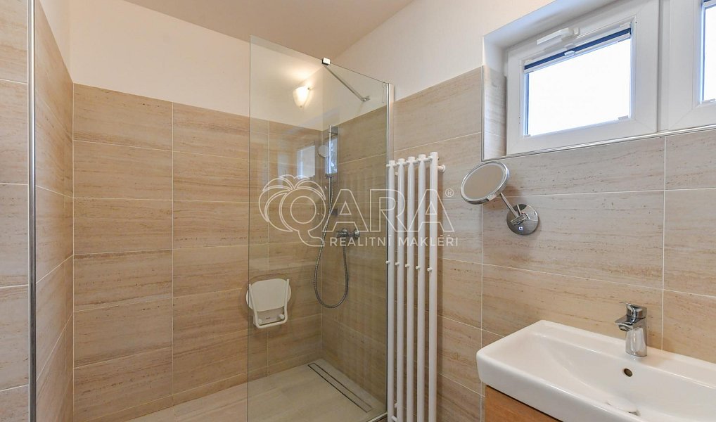 Prodej bytu 3+kk 77 m², Nupaky – náhled fotky 18