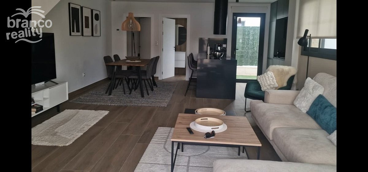 Prodej domu 130 m² s pozemkem 300 m² — photo 2