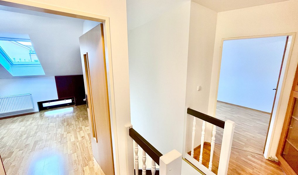 Pronájem bytu 5+1 127 m², Praha – náhled fotky 11