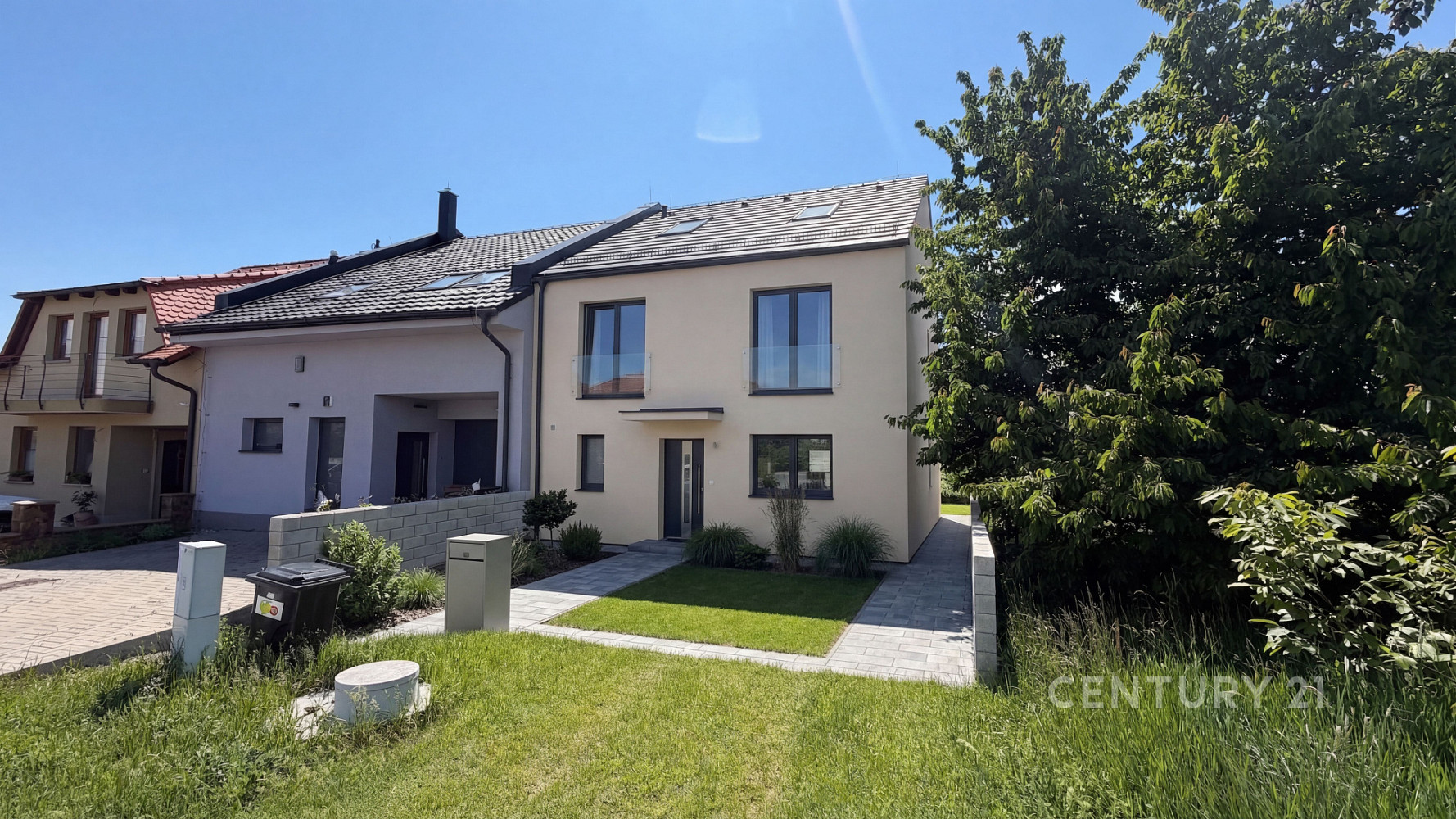 Prodej stavebního pozemku 2 026 m² – fotografie 2