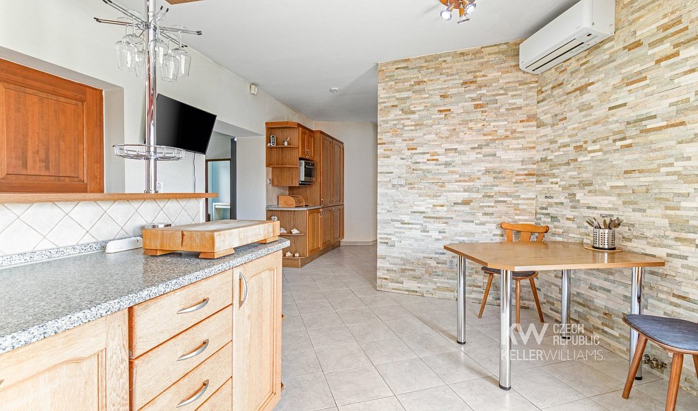 Prodej nájemního domu, činžáku 471 m², Nové Strašecí – náhled fotky 9