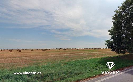 Prodej pole 2 333 m², Praha