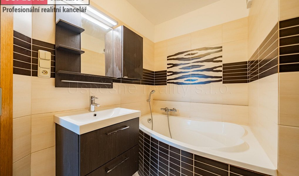 Prodej bytu 3+1 84 m², Praha – náhled fotky 12