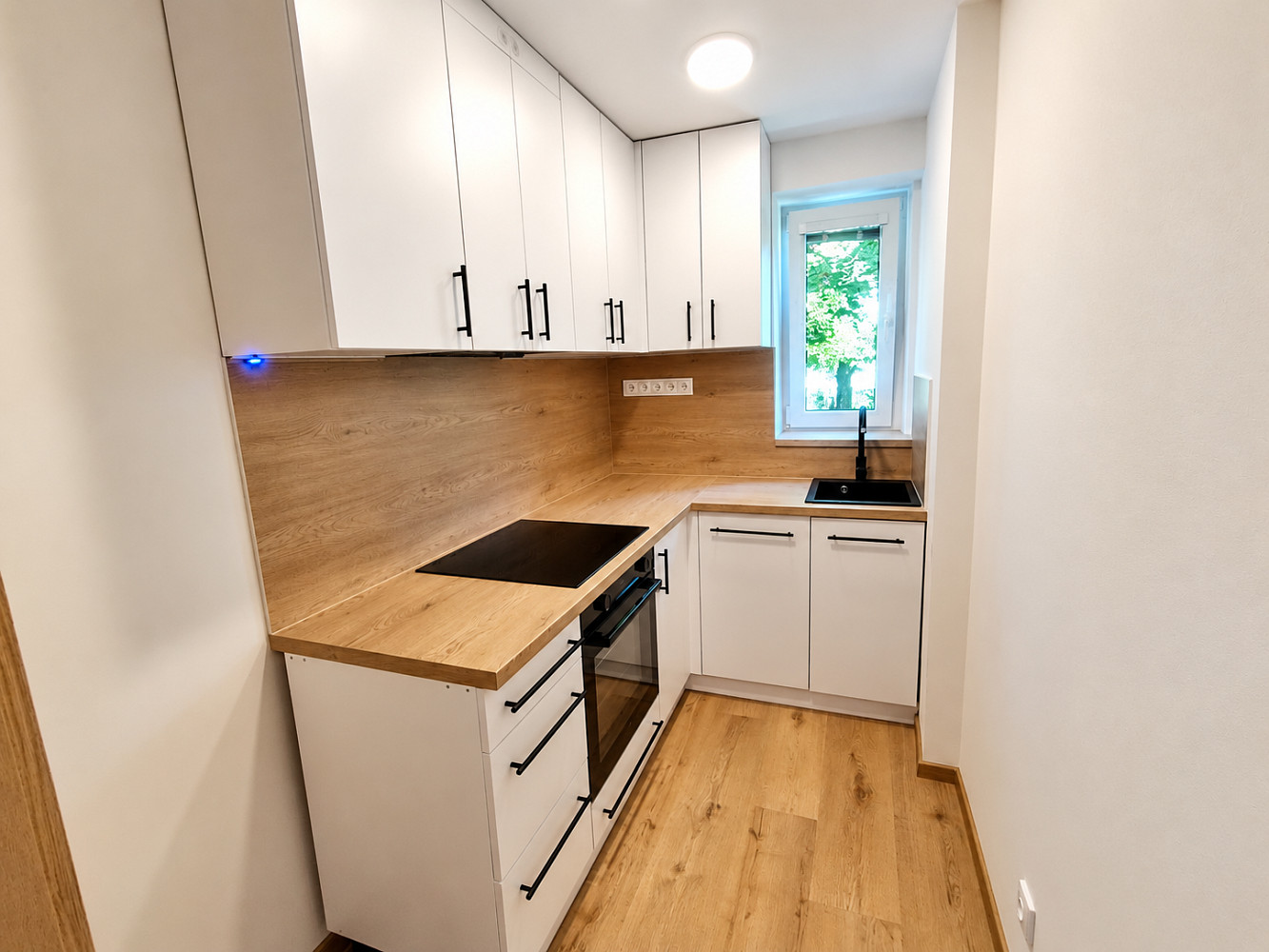 Pronájem bytu 2+1 40 m² – fotografie 3