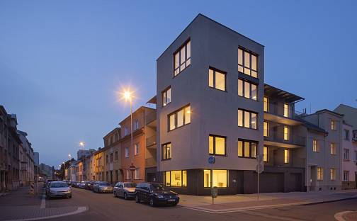 Pronájem bytu 1+kk 33 m², Devotyho, Pardubice