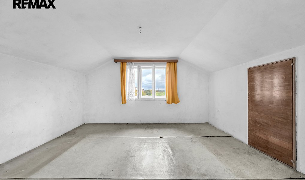 Prodej domu 370 m² s pozemkem 4 375 m², Luštěnice – náhled fotky 11