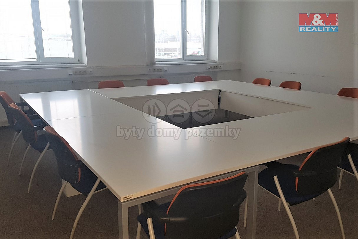 Pronájem kanceláře 300 m² — photo 4
