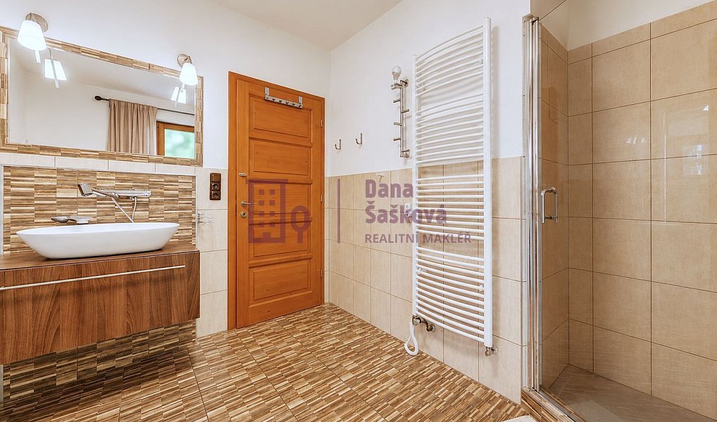 Prodej domu 210 m² s pozemkem 2 641 m², Rodvínov – náhled fotky 5