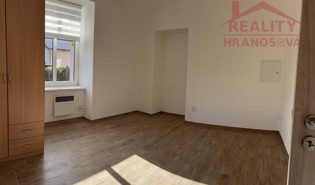 Pronájem bytu 2+kk 48 m², Dolní Benešov – náhled fotky 4