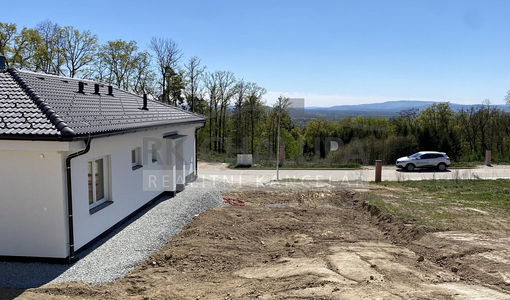 Prodej domu 104 m² s pozemkem 754 m², Hosín – náhled fotky 15