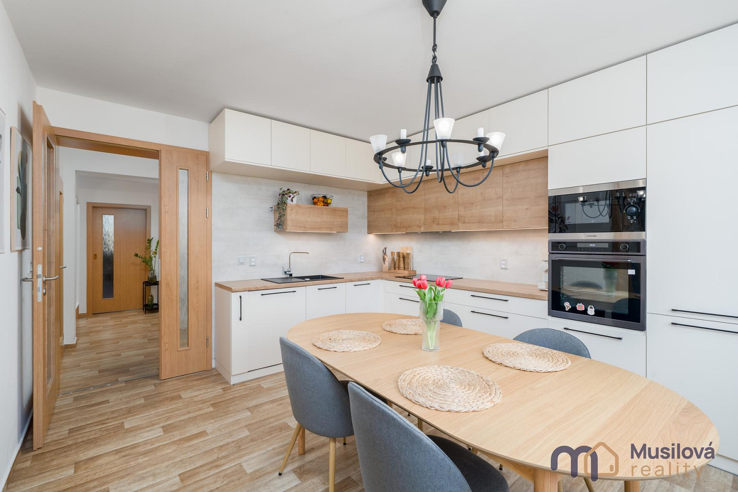 Prodej bytu 3+1 94 m² – pohled 2