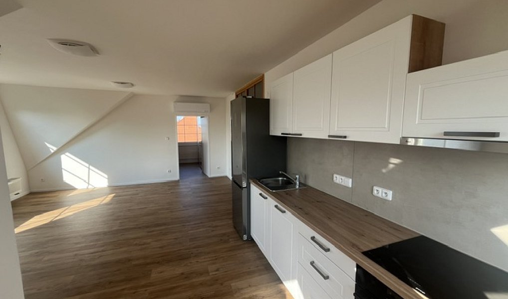 Pronájem bytu 3+kk 93 m², Praha – náhled fotky 5