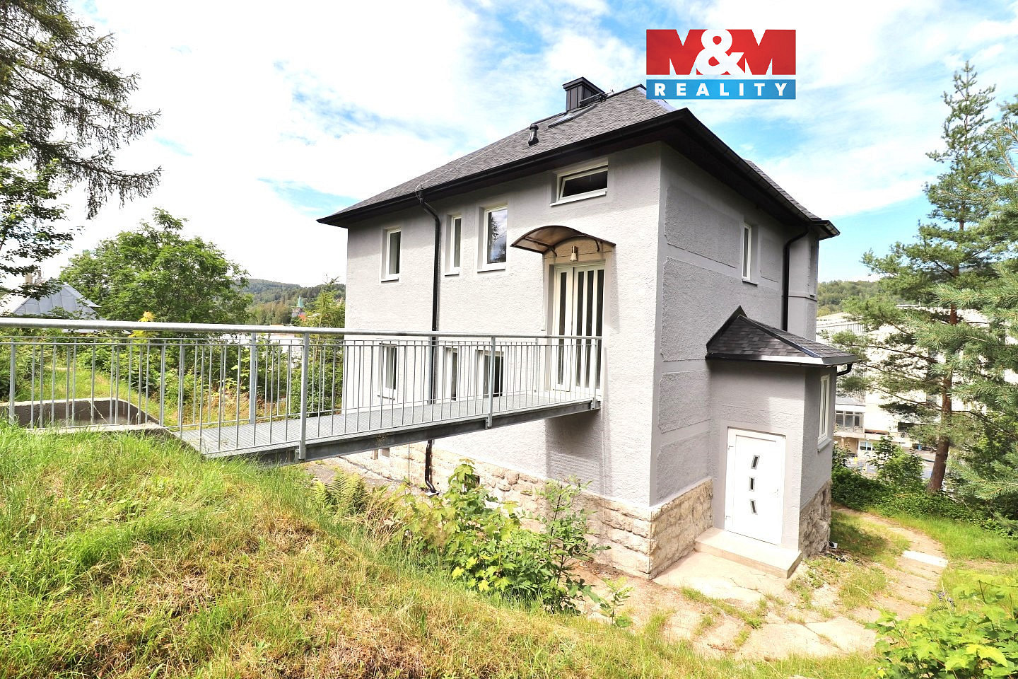 Prodej nájemního domu, činžáku 245 m²