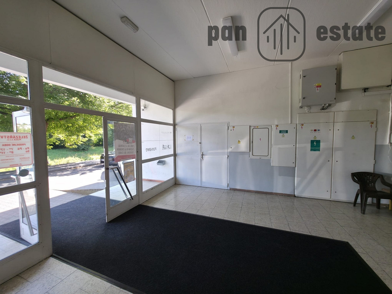 Pronájem obchodních prostor 60 m² — photo 4