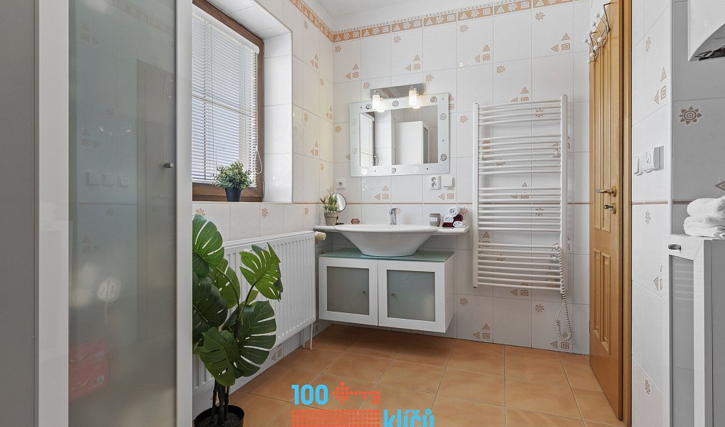 Prodej domu 186 m² s pozemkem 344 m², Jindřichův Hradec – náhled fotky 18