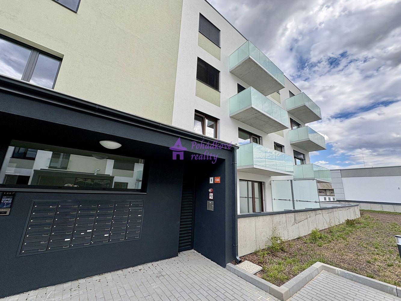 Pronájem bytu 2+kk 70 m² — photo 2