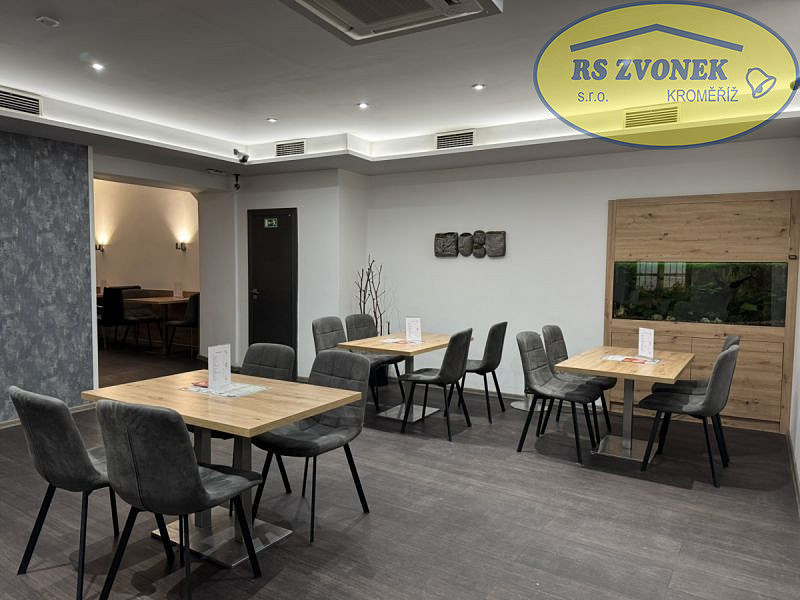 Prodej obchodních prostor 242 m² – fotografie 3