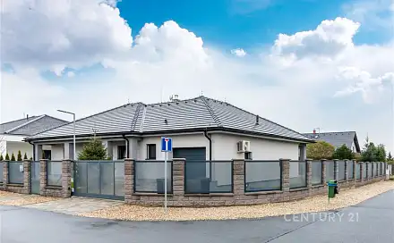 Prodej domu 214 m² s pozemkem 910 m², Kukuřičná, Sibřina, okres Praha-východ